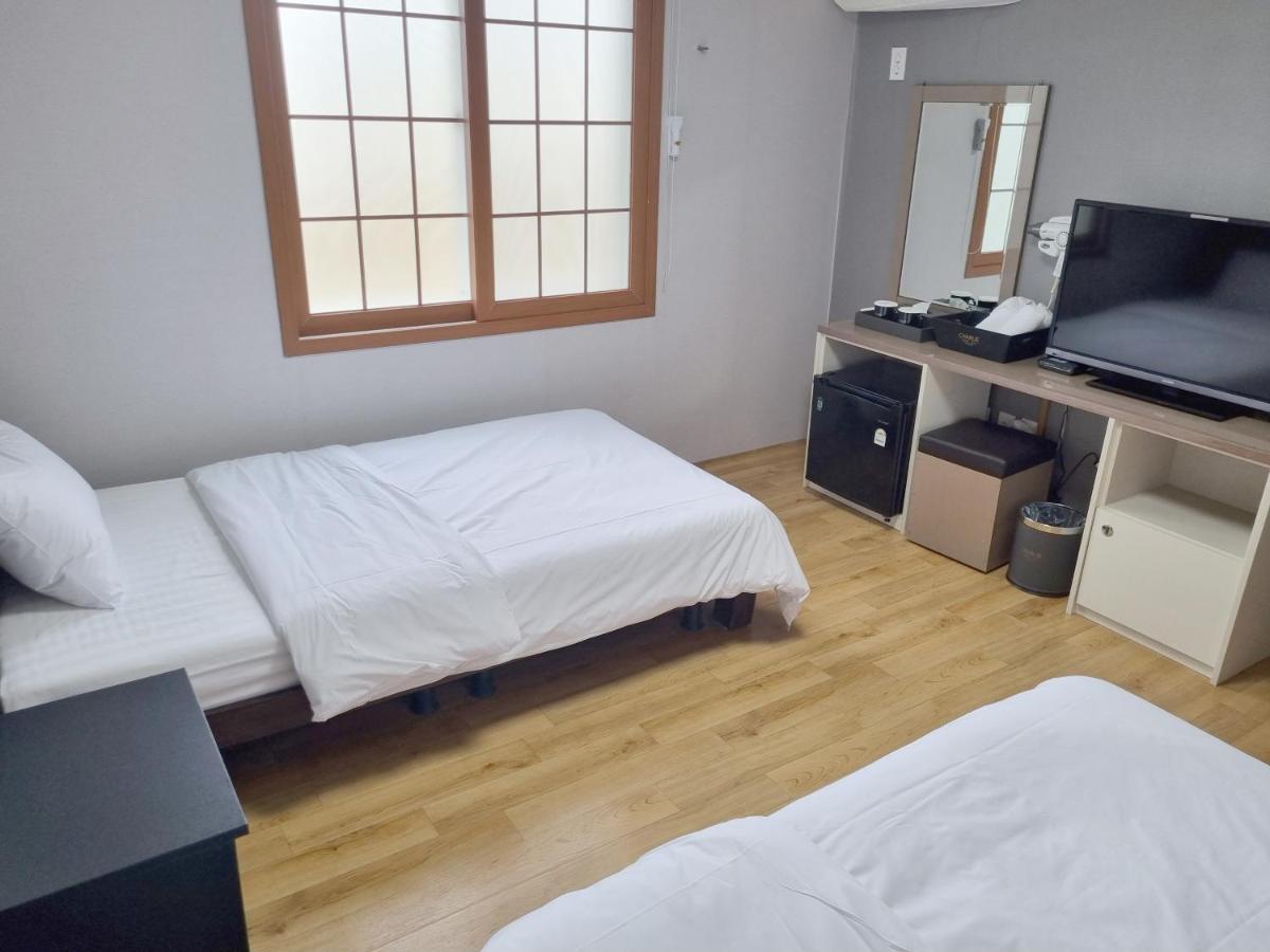 Charlie Hotel Jeju Eksteriør billede